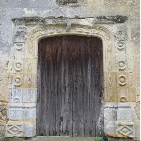 Saint-Varent - porte de la chapelle de Boucoeur
